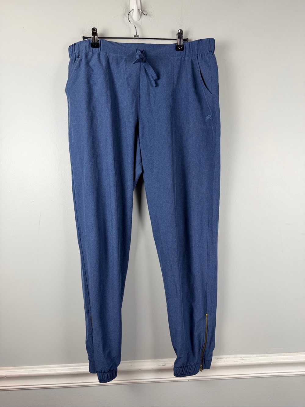 Albion Women’s Ankle Zip Jet Setter Jogger Pants Size large blue